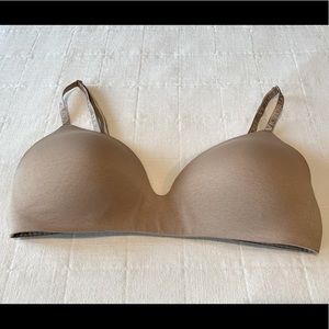Victoria secret bra Size: 36D Color: Almond marl